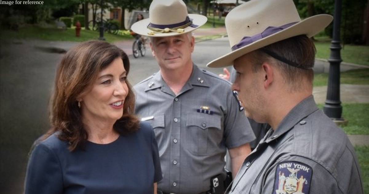 New York Gov Kathy Hochul thanks trooper who arrested Salman Rushdie's attacker